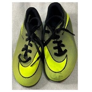 NIKE Yellow and Black Soccer Cleats